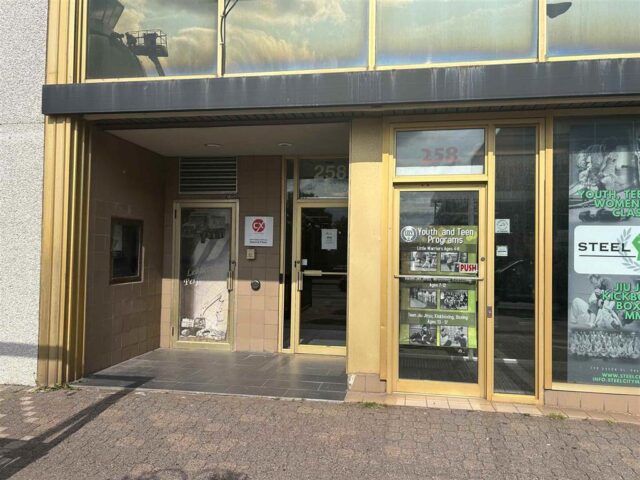 queen-st-e-258-suite-302-pic-I