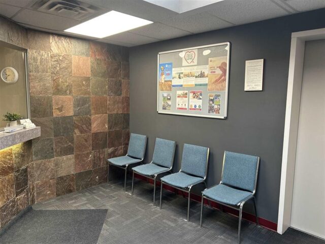 queen-st-e-258-suite-302-pic-II